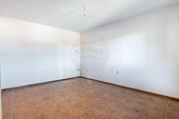 Moradia T14 para Venda em Taide Foto 24