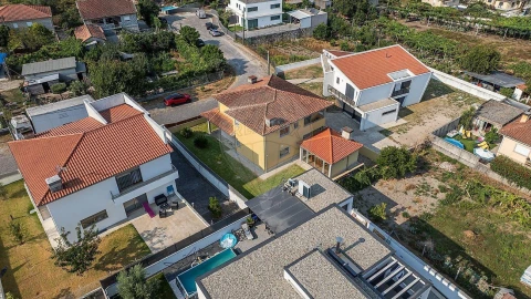Moradia T4 para Venda em Calvos e Frades