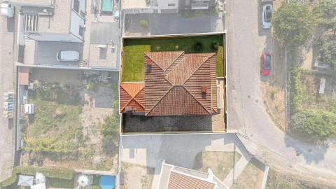 Moradia T4 para Venda em Calvos e Frades