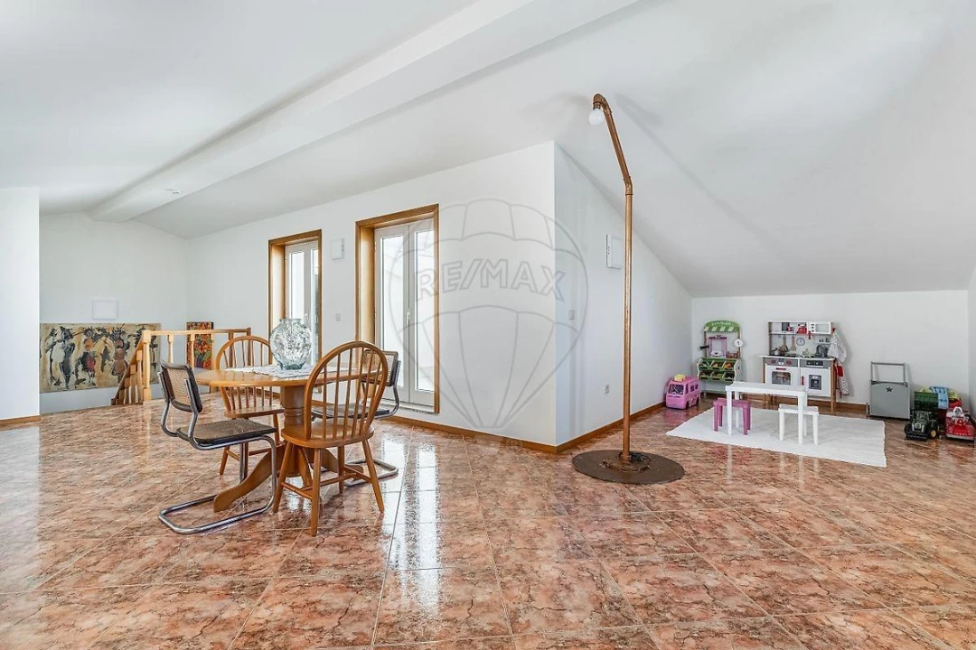 Moradia T5 para Venda em Agrela e Serafão Foto 17