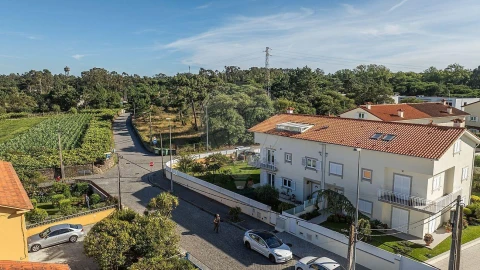 Moradia T5 para Venda em Agrela e Serafão