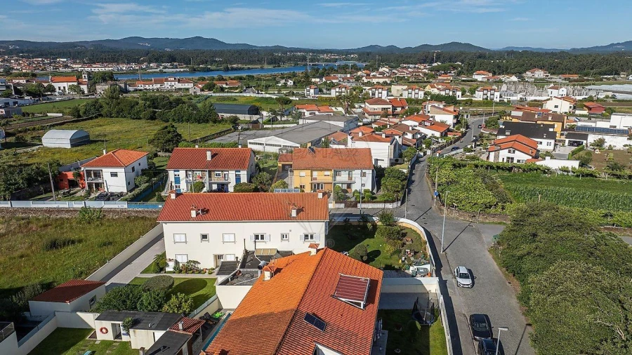Moradia T5 para Venda em Agrela e Serafão Foto 9
