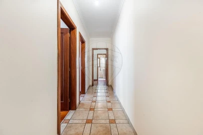 Moradia T4 para Venda em Valdosende
