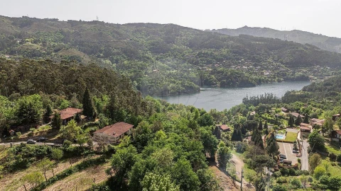 Moradia T4 para Venda em Valdosende