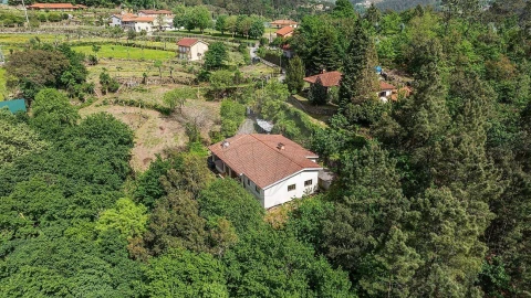 Moradia T4 para Venda em Valdosende