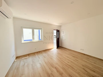 Moradia T1 para Venda em Lagos (São Sebastião e Santa Maria)