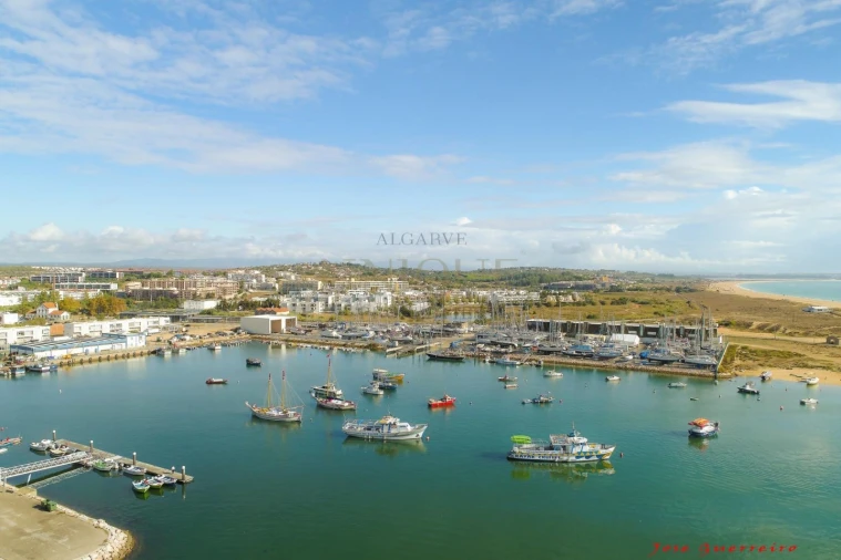 Moradia T1 para Venda em Lagos (São Sebastião e Santa Maria) Foto 17
