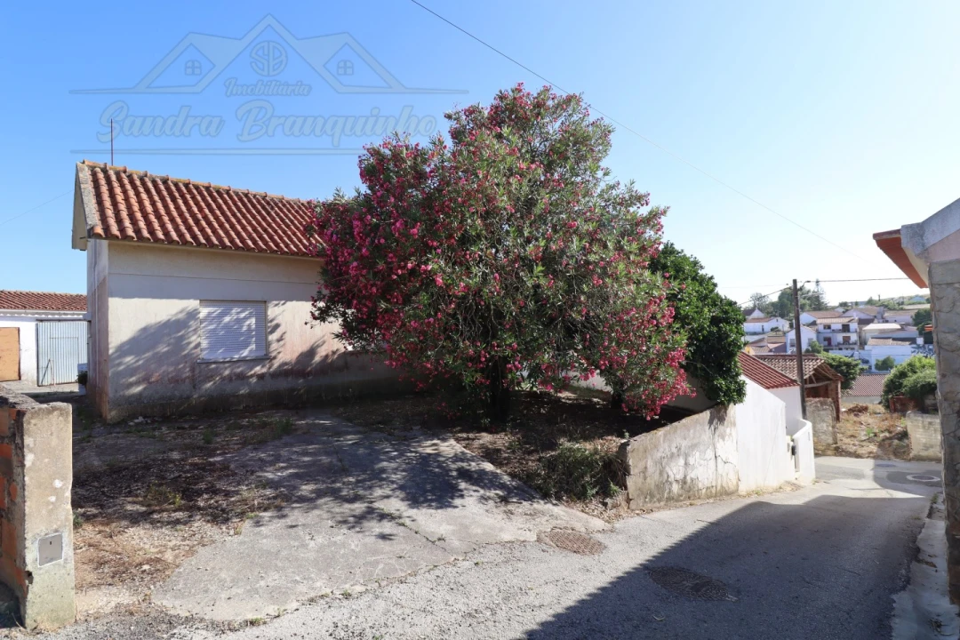 Moradia T3 para Venda em Carvoeira e Carmões Foto 2