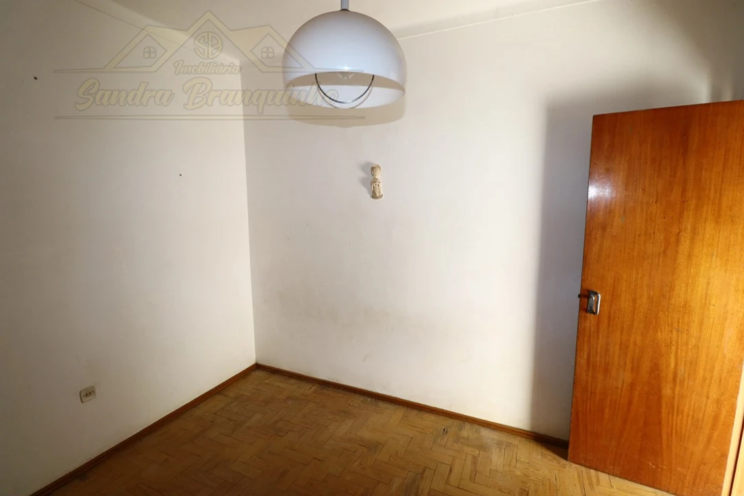 Moradia T3 para Venda em Carvoeira e Carmões Foto 13