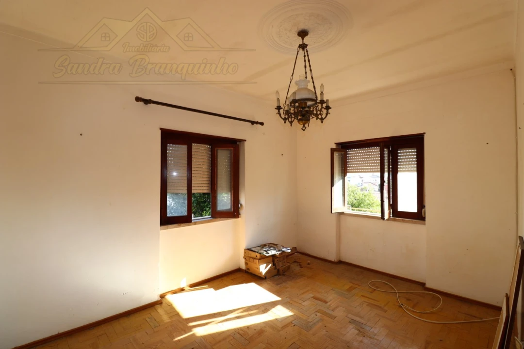 Moradia T3 para Venda em Carvoeira e Carmões Foto 17