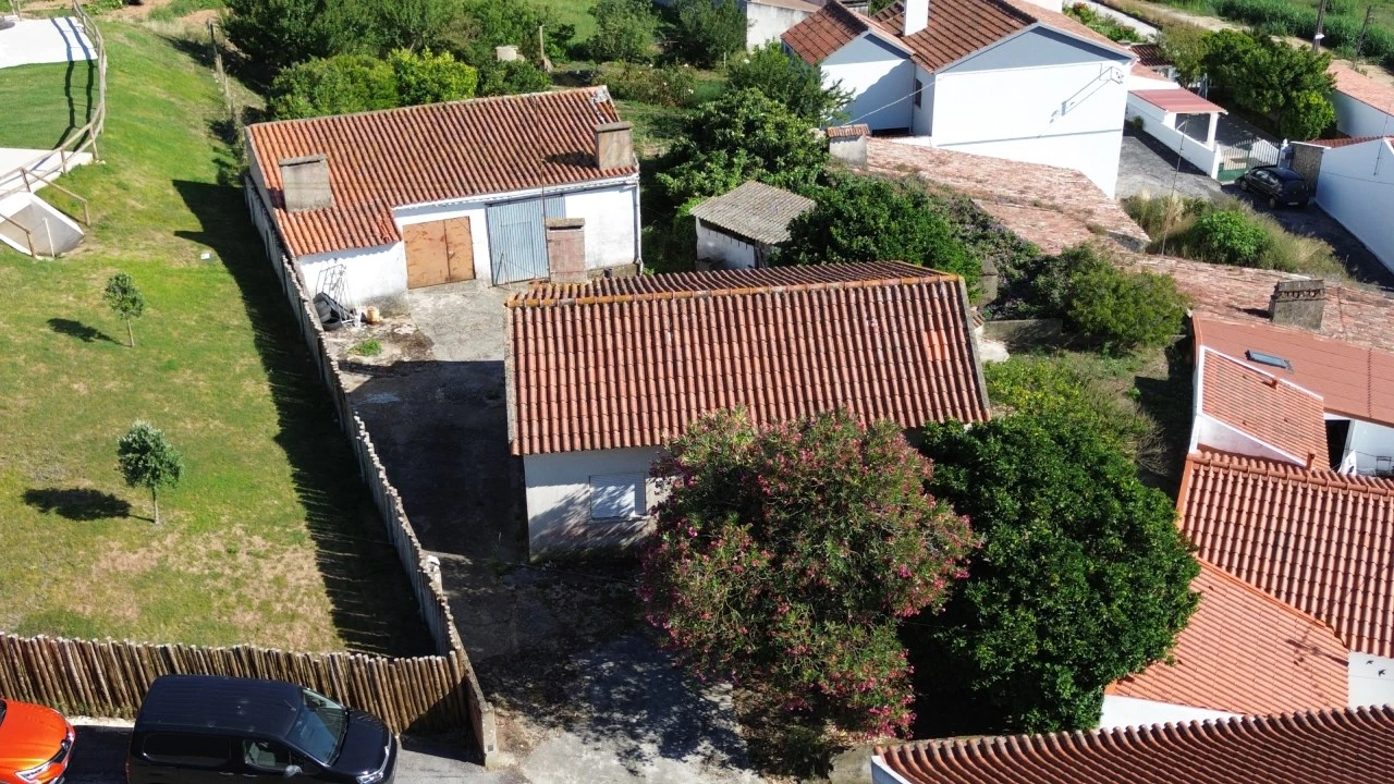 Moradia T3 para Venda em Carvoeira e Carmões Foto 1