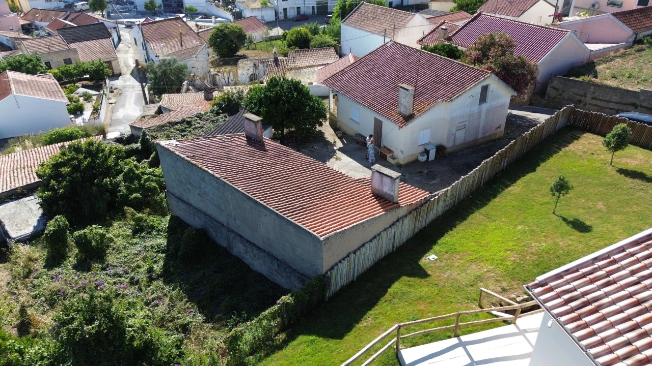 Moradia T3 para Venda em Carvoeira e Carmões Foto 32
