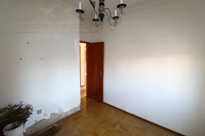 Moradia T3 para Venda em Carvoeira e Carmões