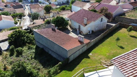 Moradia T3 para Venda em Carvoeira e Carmões