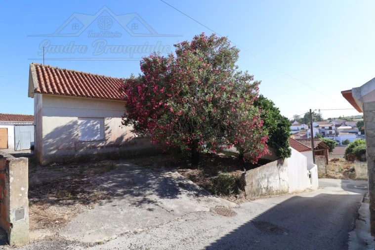 Moradia T3 para Venda em Carvoeira e Carmões Foto 2