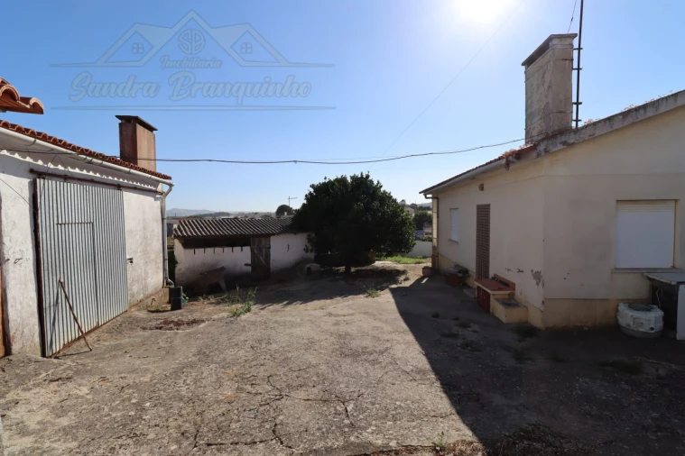 Moradia T3 para Venda em Carvoeira e Carmões Foto 5