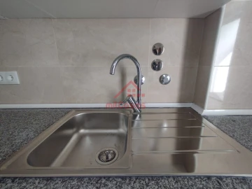 Apartamento T1 para Arrendamento em Santa Maria, São Pedro e Matacães