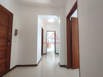 Apartamento T1 para Arrendamento em Santa Maria, São Pedro e Matacães