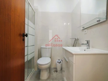 Apartamento T1 para Arrendamento em Santa Maria, São Pedro e Matacães