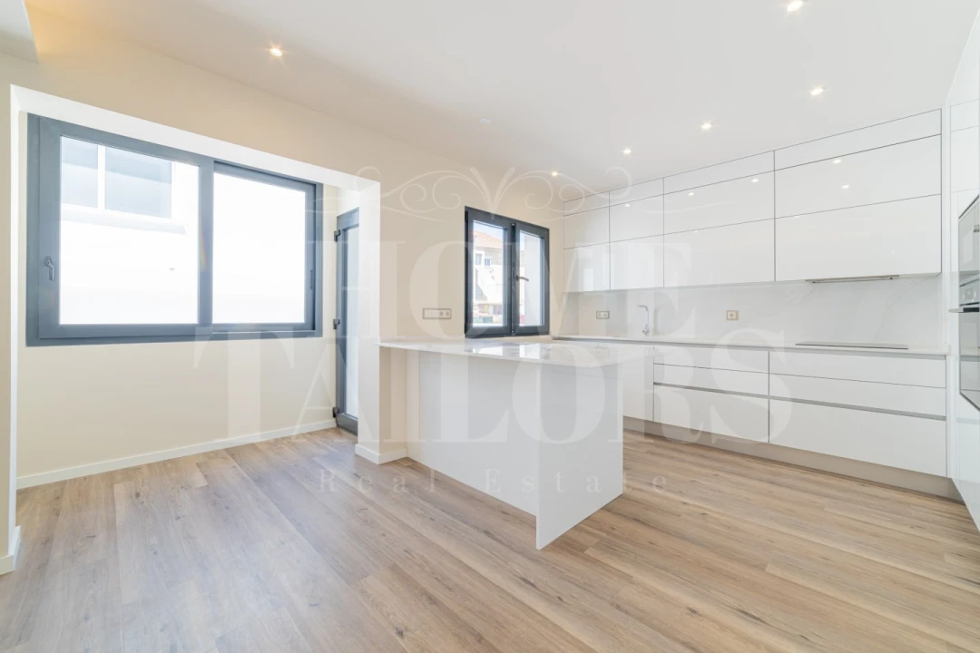 Apartamento T4 para Venda em Almada, Cova da Piedade, Pragal e Cacilhas Foto 9