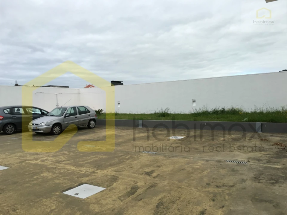 Apartamento T2 para Venda em Fajã de Baixo Foto 18