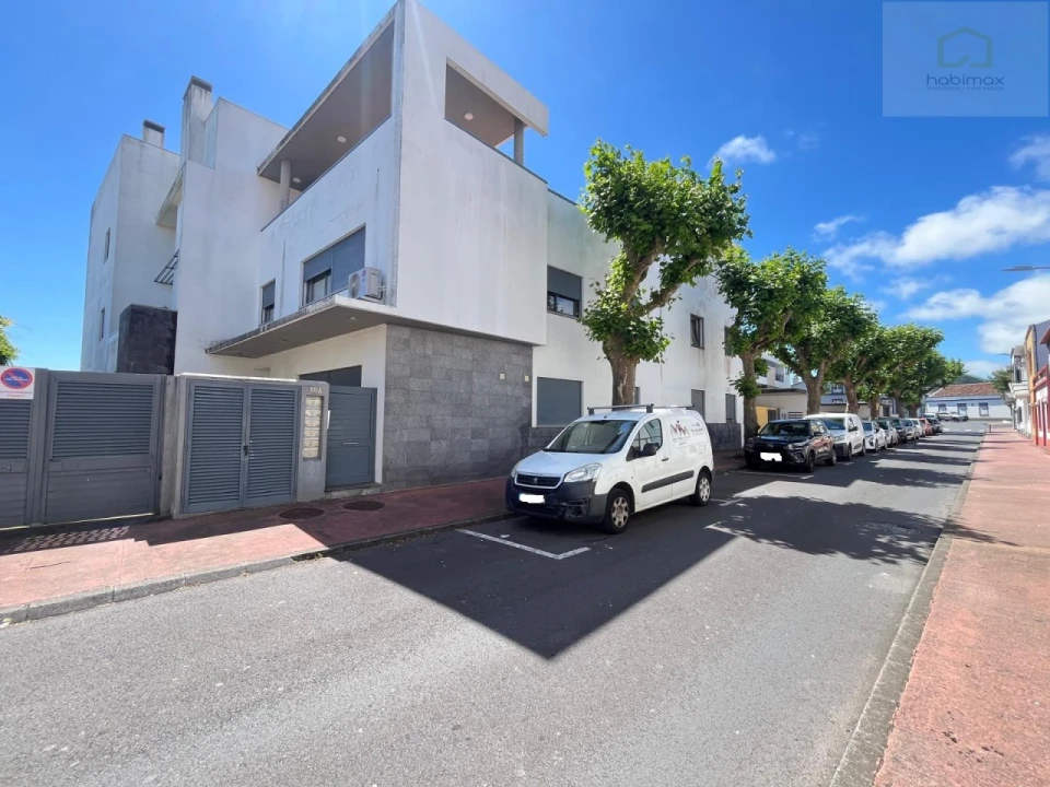 Apartamento T2 para Venda em Fajã de Baixo Foto 1