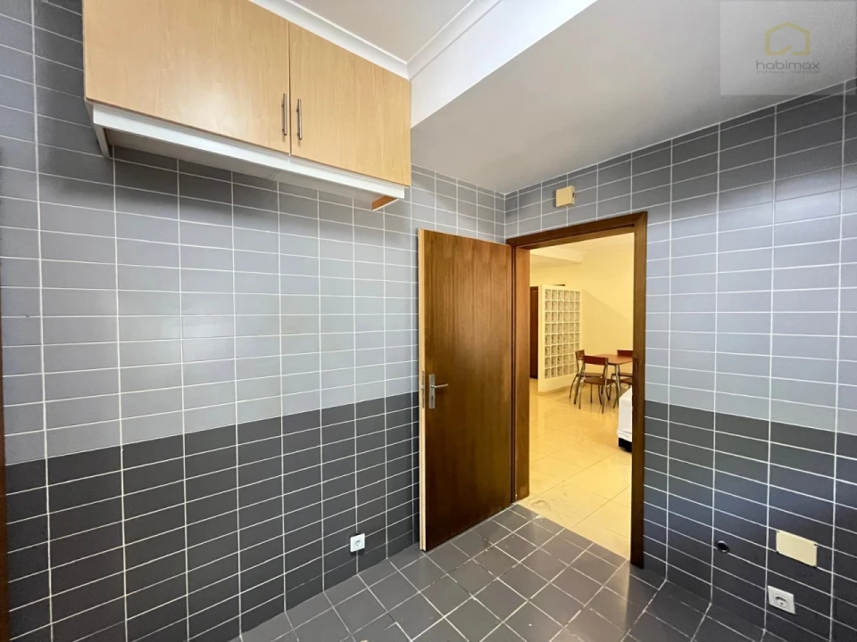Apartamento T2 para Venda em Fajã de Baixo Foto 9