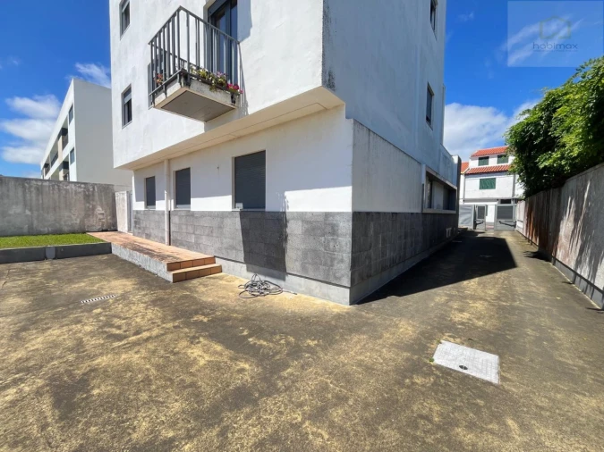 Apartamento T2 para Venda em Fajã de Baixo Foto 2