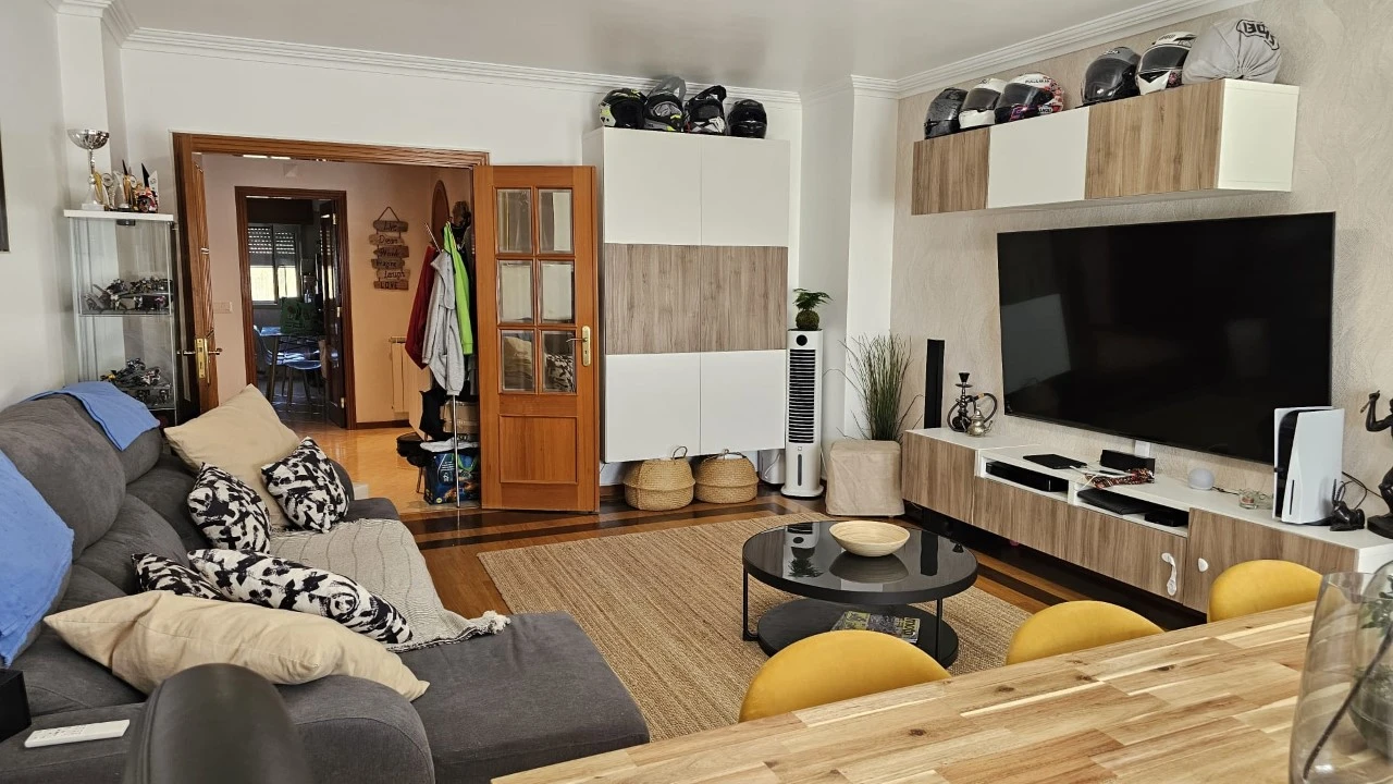 Apartamento T3 para Venda em Camarate, Unhos e Apelação Foto 4