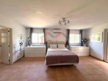Moradia T6 para Venda em Loule (São Clemente)