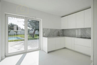Moradia T4 para Venda em Aldoar, Foz do Douro e Nevogilde