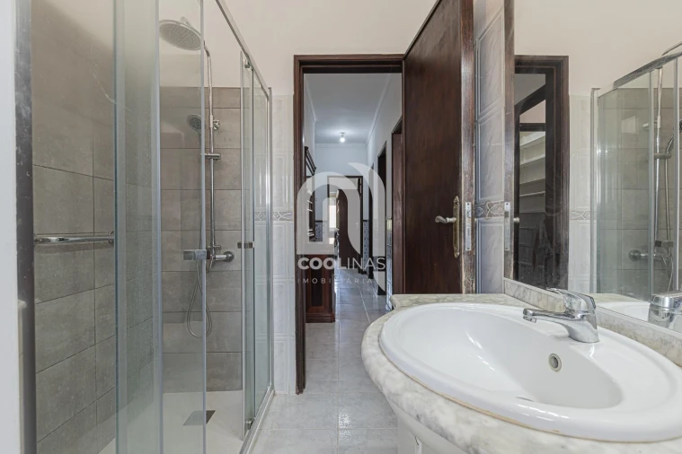 Apartamento T2 para Venda em Caparica e Trafaria Foto 25