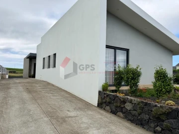 Moradia T3 para Venda em Fontinhas