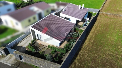 Moradia T3 para Venda em Fontinhas