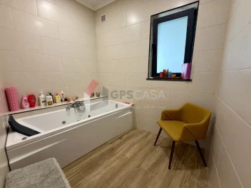 Moradia T3 para Venda em Fontinhas