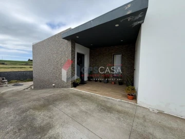 Moradia T3 para Venda em Fontinhas