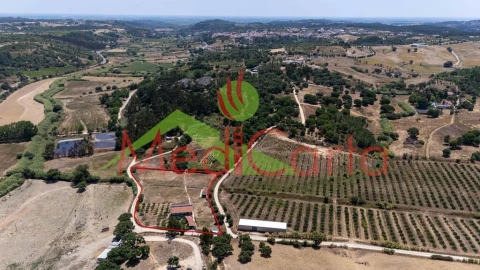 Moradia T5 para Venda em Aveiras de Cima