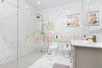 Moradia T5 para Venda em Aveiras de Cima