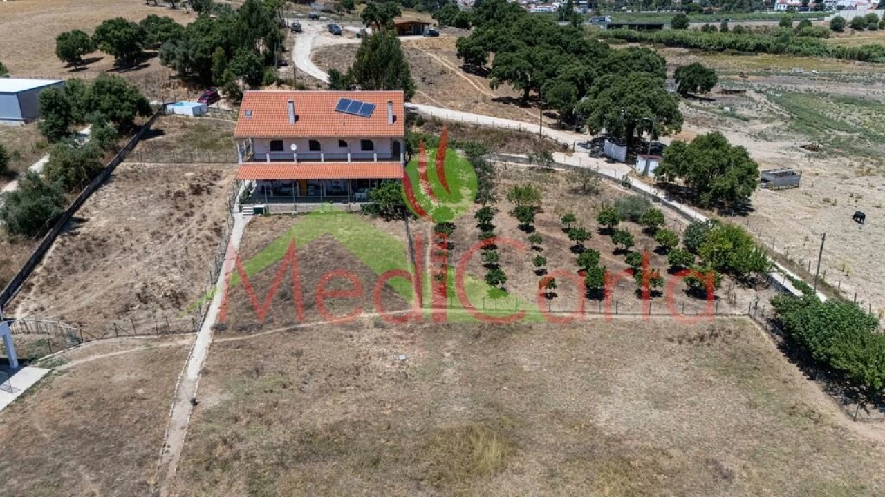 Moradia T5 para Venda em Aveiras de Cima Foto 40