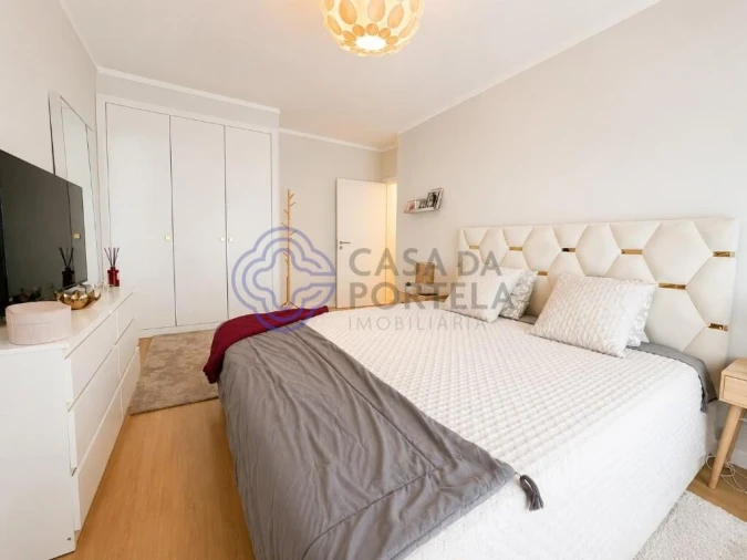 Apartamento T2 para Venda em Serzedo e Perosinho Foto 9