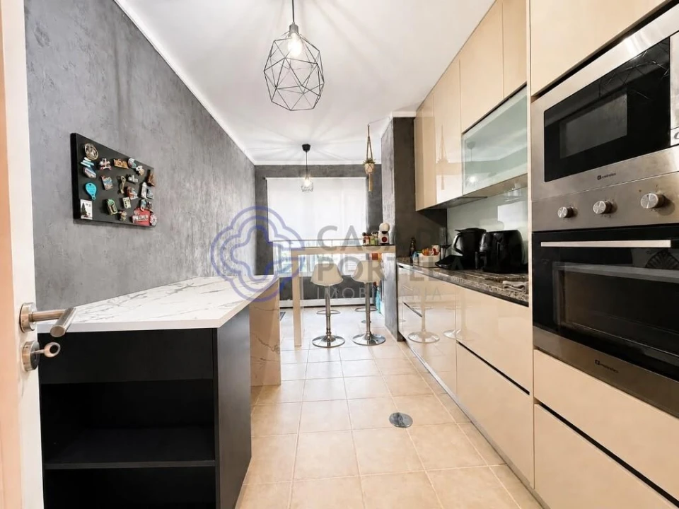 Apartamento T2 para Venda em Serzedo e Perosinho Foto 6