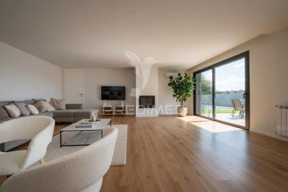 Moradia T3 para Venda em Turiz