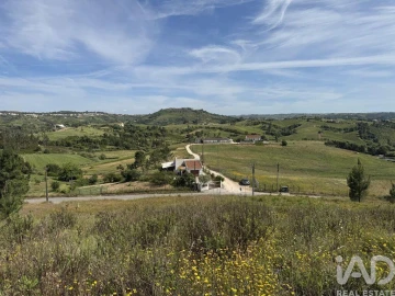 Prédio para Venda em Olhalvo