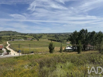 Prédio para Venda em Olhalvo