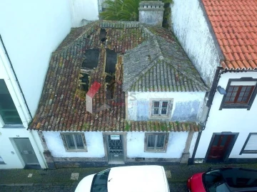 Moradia T3 para Venda em Praia da Vitoria (Santa Cruz)