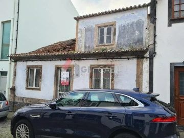 Moradia T3 para Venda em Praia da Vitoria (Santa Cruz)
