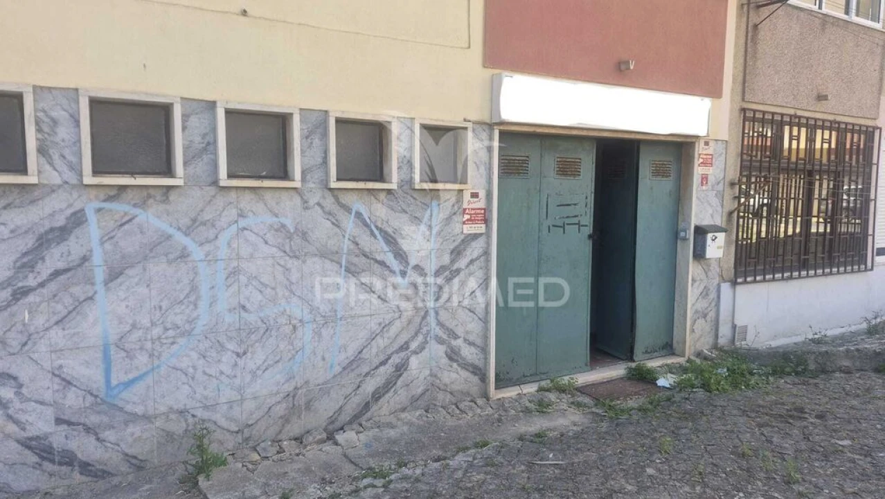 Garagem para Venda em Rio de Mouro Foto 6