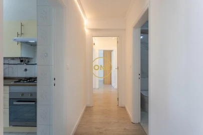 Apartamento T2 para Venda em Loures
