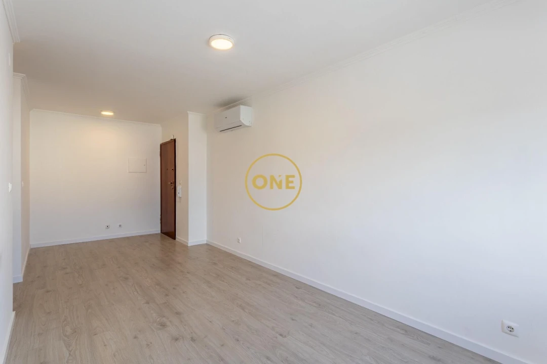 Apartamento T2 para Venda em Loures Foto 2