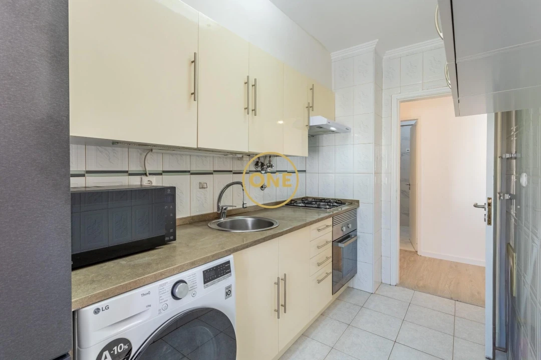 Apartamento T2 para Venda em Loures Foto 7